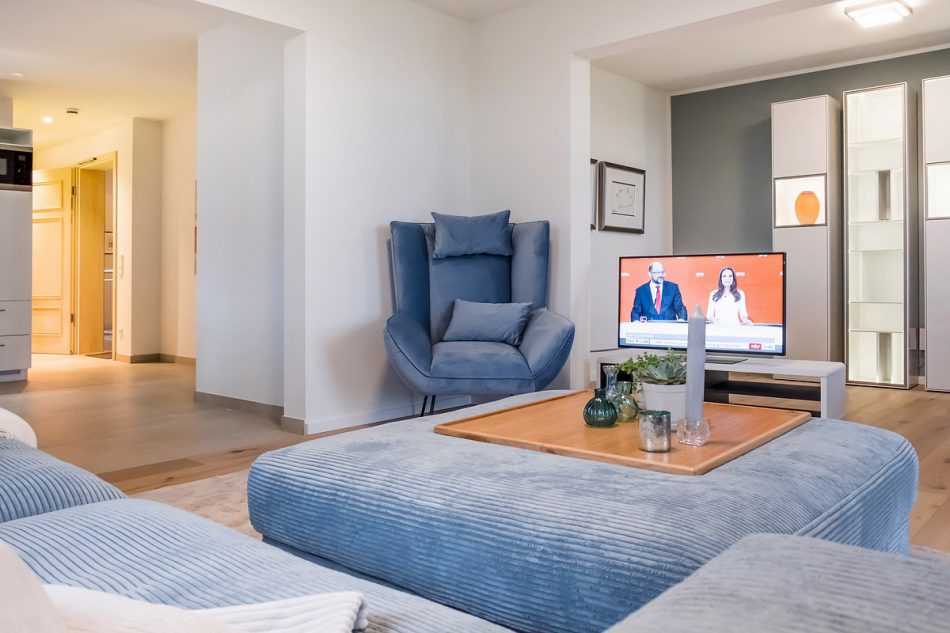 Wohnung 1 im 1. Obergeschoß - Wohnzimmer mit Flat TV - Ansicht des gemütlichen Wohnzimmer mit exclusiver Ausstattung